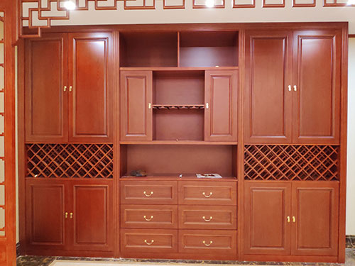 巴音郭楞中式家居装修之中式酒柜装修效果图